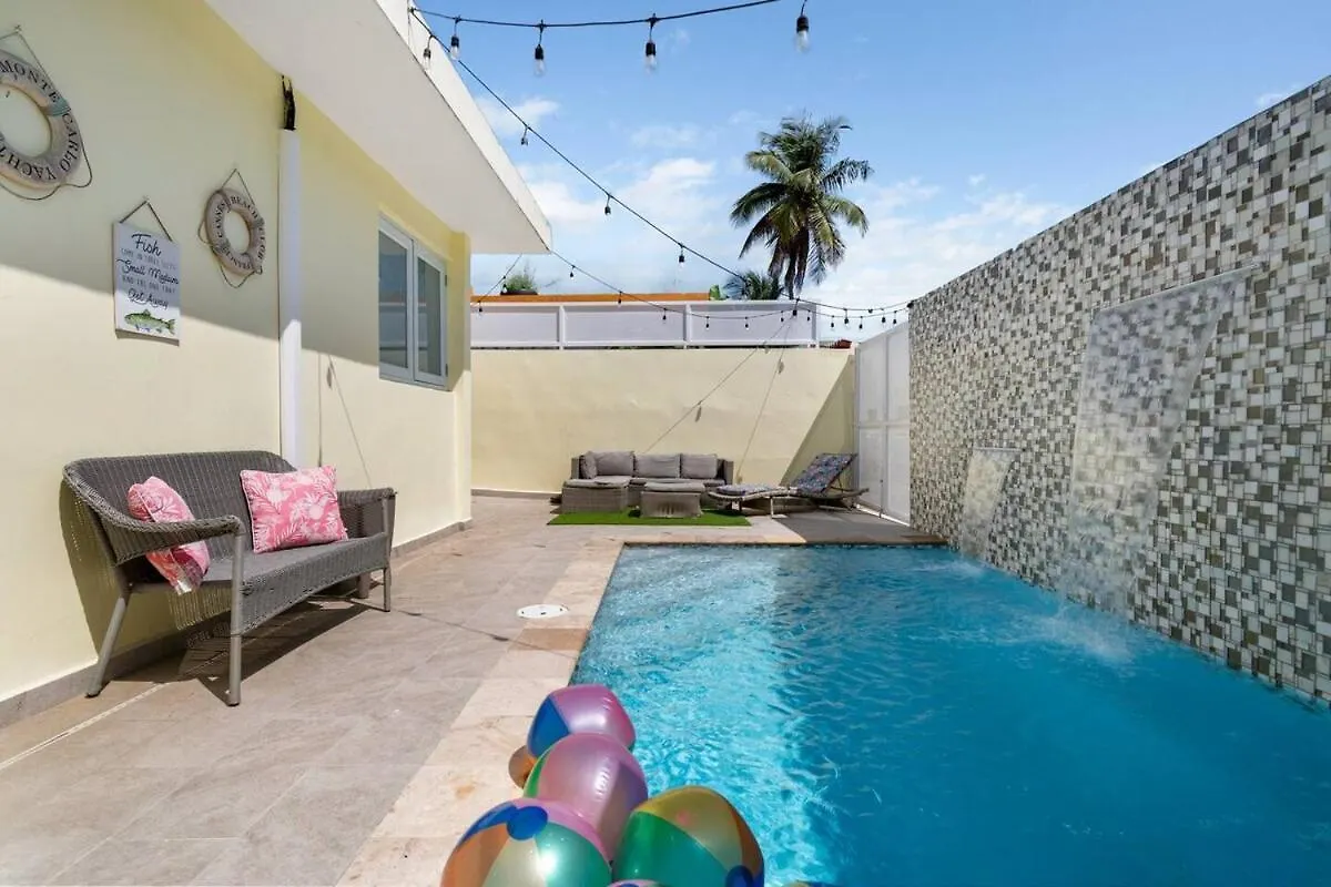Family Home 4 Bedroom Near To The Airport Pool Carolina